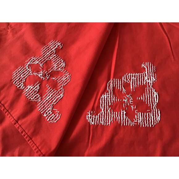 Vtg Handmade Embroidered Tablecloth 5 Matching Napkins Red White 86” x 59” - Picture 5 of 5